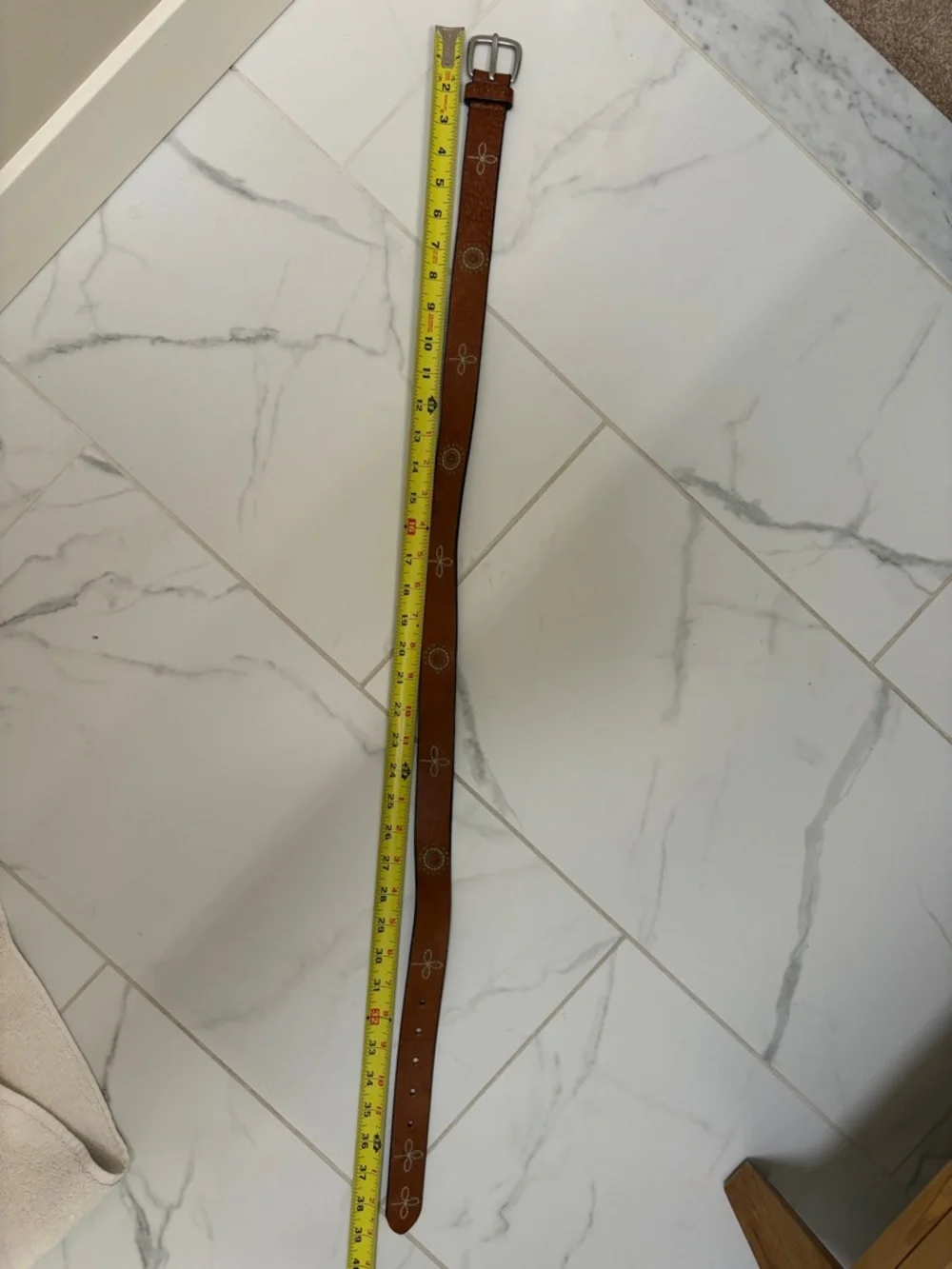 Brown Leather Belt with Embroidered Detail and Brass Buckle - Picture 2 of 6